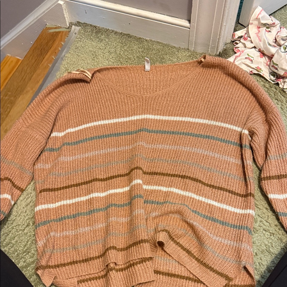 Wishlist Tan and White Knit Sweater